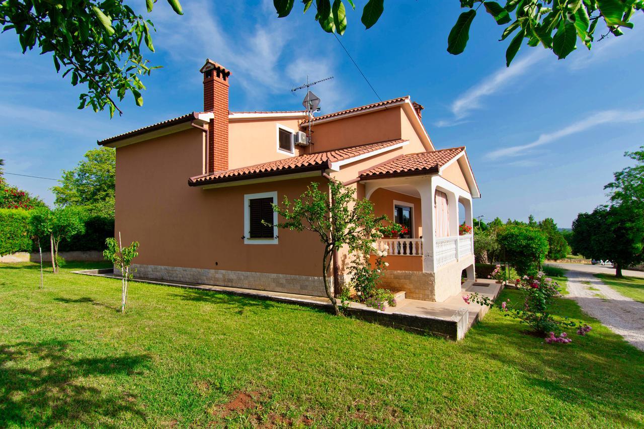 Apartman Andela Labinci Exterior photo